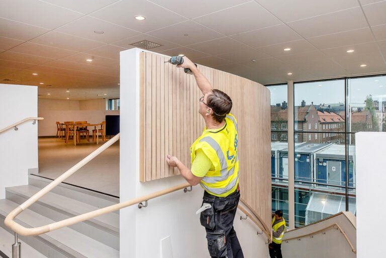 En pålitlig partner för effektiv projektledning och montering av snickeriprodukter